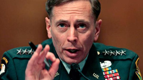 خيانة زوجية تطيح بـ بتريوس  