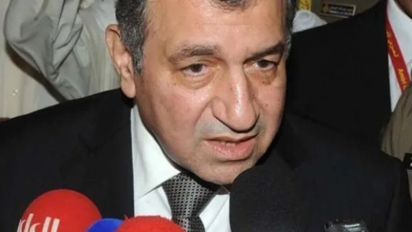شرف يقدم تشكيلة حكومته