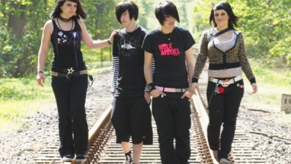 اطفال الايمو/عن الانترنت