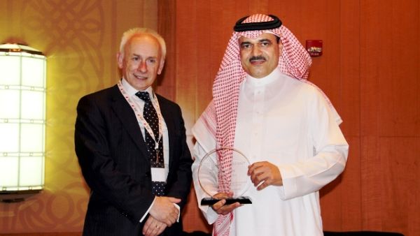 STC Group CEO Eng. Saud Al Daweesh receiving the award