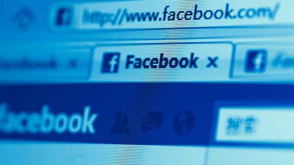 Using Facebook is un-Islamic, according to an Indian Mufti. (Facebook/Pan Xunbin/Shutterstock)