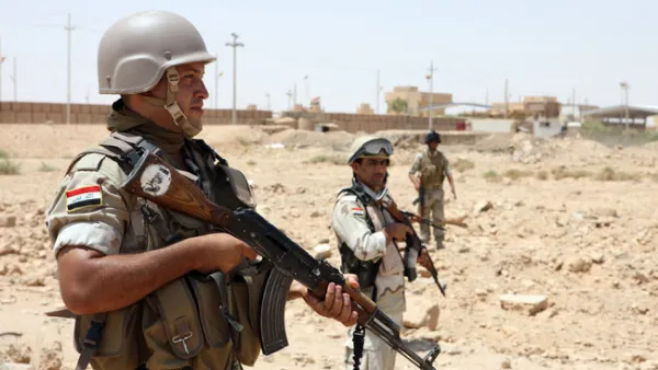 Iraqi troops have lost control of all three Syria-Iraq border crossings (File Archive)