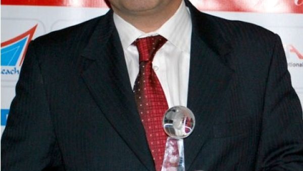 Jihad Boueri, Regional Vice President of Solution Line Middle East & North Africa accepting the award on behalf of SITA