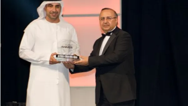 Mahir Julfar, Commercial Director of DWTC receiving the award on behalf of Dubai World Trade Centre