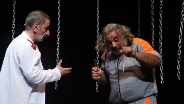 A scene from the play “Majnoun Yehki” (Crazy Man Speaks). (Image: Facebook)