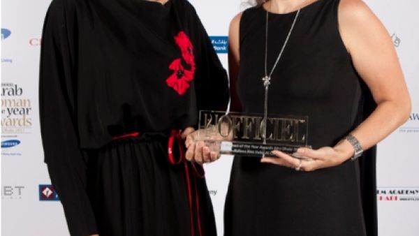 Larissa Kuzmina, Marketing Manager of Mauzan, receiving L’Officiel Middle East Arab Woman of the Year Award 2011 Larissa Kuzmina, Marketing Manager of Mauzan, receiving L’Officiel Middle East Arab Woman of the Year Award 2011