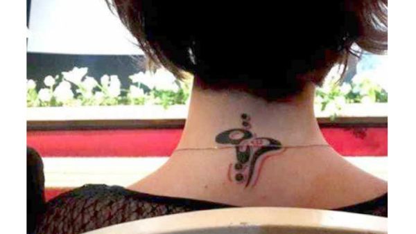 She's sexy, and she shows it! Check out Menna Shalabi's new tattoo! (Image: Barlamane)