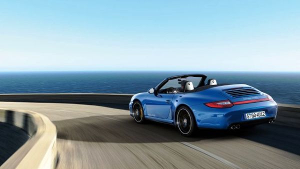 911 كاريرا 4 جي تي إس الجديدة من بورشيه 911 كاريرا 4 جي تي إس الجديدة من بورشيه