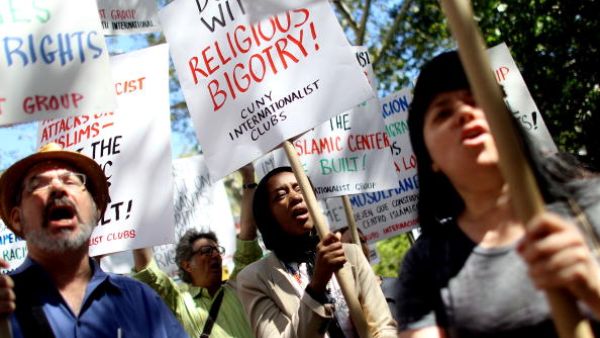 SEPTEMBER 11: Protesters attend a pro-mosque rally near the proposed mosque near the World Trade Center site on September 11, 2010 in New York City