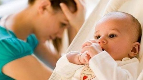 اكتئاب ما بعد الولادة 
