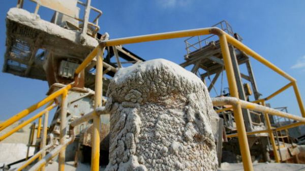 The Arab Potash Company (APC) has decided to operate at a reduced rate due to uncertainties in world potash markets and the resultant impact on demand.
