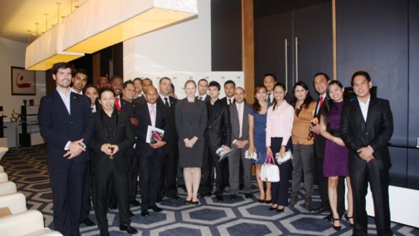 Group picture of participants at the meeting