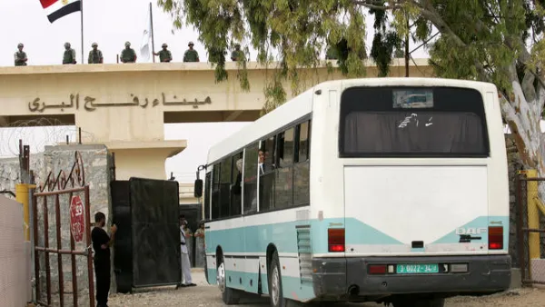 إسرائيل تعزز دفاعاتها على الحدود مع مصر
