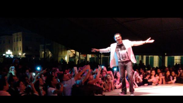Ragheb Alama performing at his final Florida concert. (Image: Twitter)