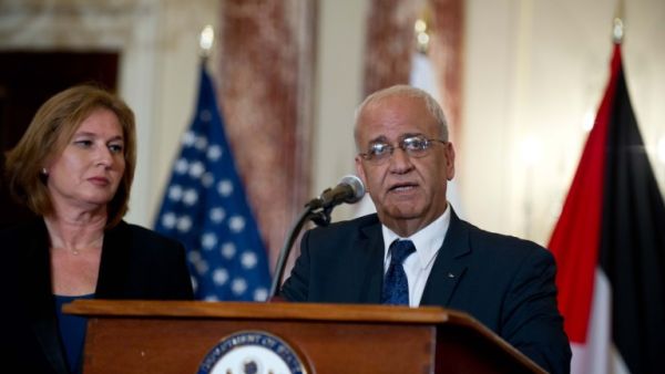 Saeb Erekat urges Israelis to choose peace over settlements. (AFP/File)