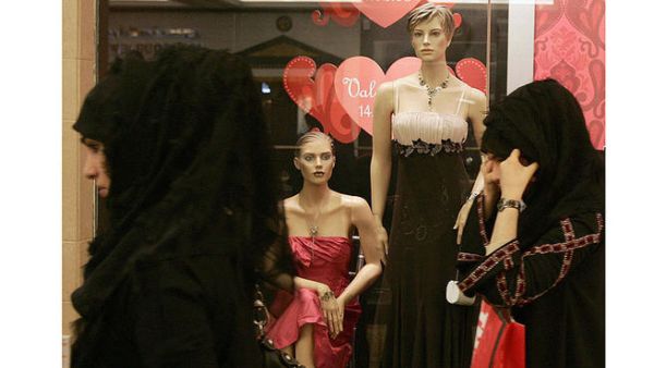 Saudi women will be permitted to work in shops selling female accessories, it has been announced 