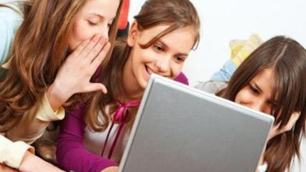الفتيات المراهقات 