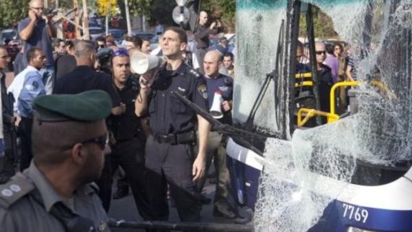 Israeli security and emergency medical forces respond to a bus bombing in central Tel Aviv, November 21, 2012. Ten people were injured in the blast that complicated diplomatic efforts for a ceasefire between Israel and Hamas in Gaza. (UPI/Mati Milstein) 