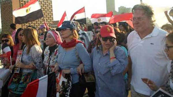Youssra and Hussein Fahmy took part in pro-Sisi demonstrations in New York. (Image: Moheet.com)