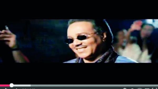 Mohammad Abdu lookin' all western in his new video! (Image: Arab News)