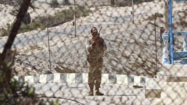10 Egyptian soldiers were injured in Sinai on Monday after a roadside bomb exploded. (AFP) 10 Egyptian soldiers were injured in Sinai on Monday after a roadside bomb exploded. (AFP)