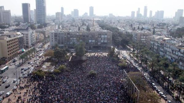 اكثر من ثلاثين الف مهاجر افريقي يتظاهرون في تل ابيب