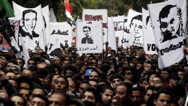 جانب من المشاركين في مسيرة ألتراس الأهلي بالقاهرة
