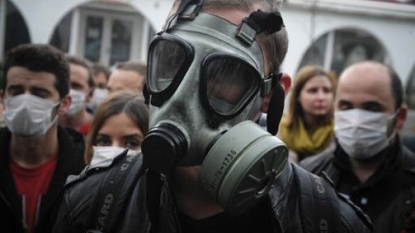 متظاهرون في البانيا يحتجون على خطط تدمير الكيماوي السوري في بلادهم