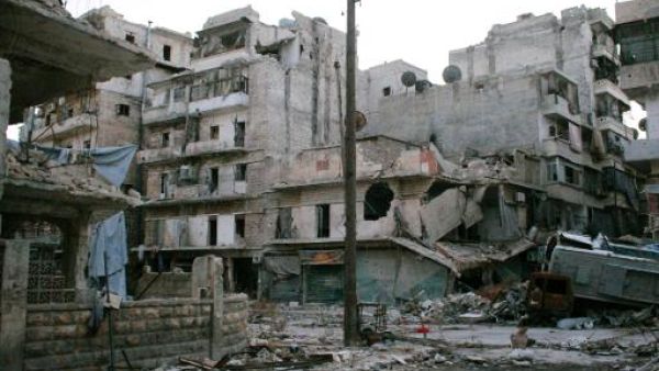 دمار في حلب شمال سوريا في 8 كانون الاول/ديسمبر 2013
دمار في حلب شمال سوريا في 8 كانون الاول/ديسمبر 2013