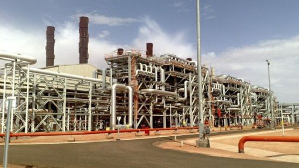 650 people have been rescued from a gas plant in Algeria, but more hostages are still being help.