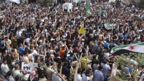 مظاهرة ضد حكم الأسد قرب حمص
 مظاهرة ضد حكم الأسد قرب حمص