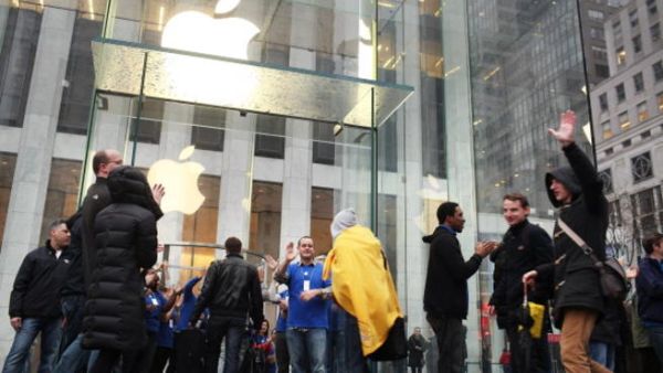 Is Apple US-side exhibiting racist sale-practice?