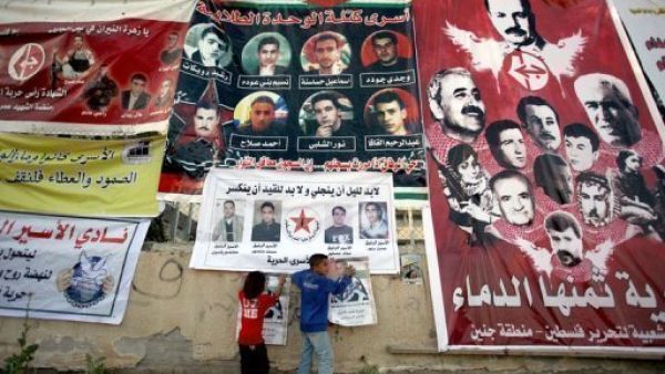 الاسرى يهددون باستئناف اضرابهم
