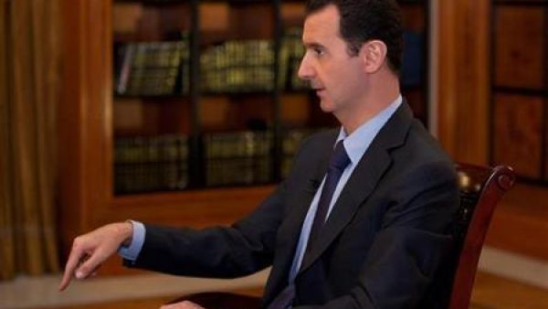 الرئيس السوري بشار الاسد يتحدث خلال مقابلة مع قناة الميادين العربية يوم الاثنين
