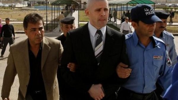 بغداد ولندن تبحثان في عقد اتفاق لتبادل السجناء 