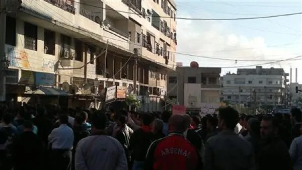 محتجون يتجمعون في مدينة بانياس السورية 
