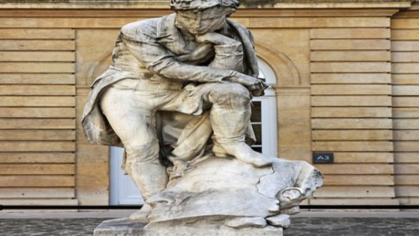 The statue was carved in 1875 by Frédéric-Auguste Bartholdi and is located in the main courtyard of the Collège de France. (Photo courtesy of Al Ahram Online)