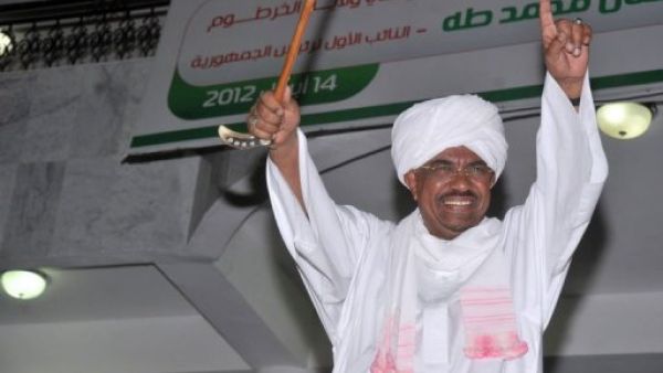 الرئيس السوداني عمر البشير يحتفل في هجليج