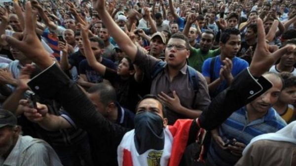 متظاهرون في ميدان التحرير