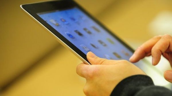 People often – also because of the economic crisis – prefer to buy a single device which acts both as smartphone and a bit as a small tablet. People often – also because of the economic crisis – prefer to buy a single device which acts both as smartphone and a bit as a small tablet.