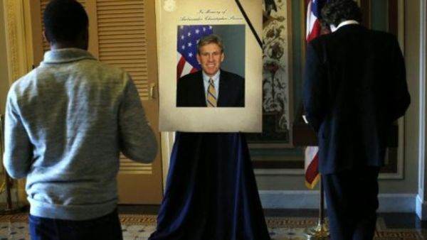 صورة وسجل عزاء في مبنى الكابيتول في واشنطن للسفير الاميركي كريستوفر ستيفنز الذي قتل في ليبيا
