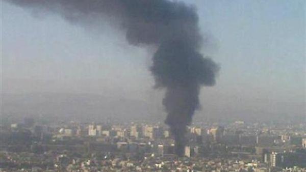 الدخان يتصاعد بعد انفجار في دمشق
