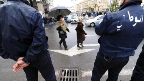 عناصر من الدرك الجزائري