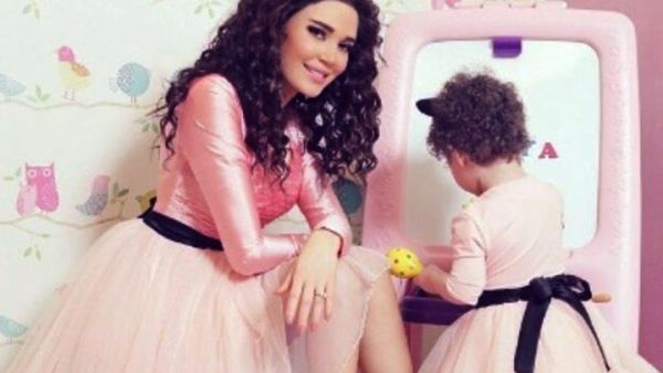 Cyrine Abdelnour in an adorable picture with her daughter Taliya. (Image: Egypty.com) 