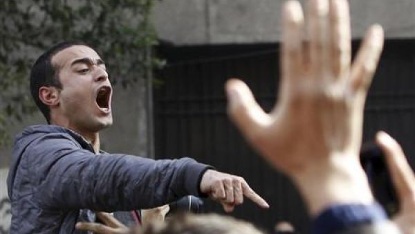 الناشط السياسي البارز والمدون المصري أحمد دومة
