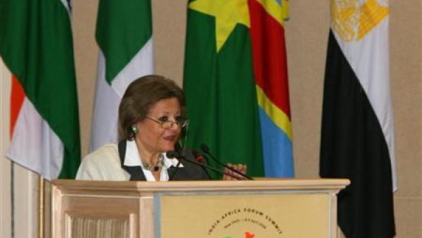 وزيرة التعاون الدولي في مصر فايزة ابو النجا
