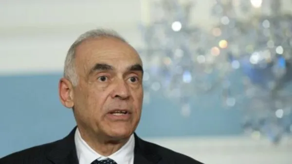 وزير الخارجية المصري محمد عمرو
