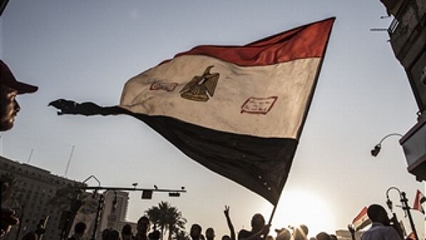Setting a minimum and a maximum wage in Egypt has long been a popular demand. 