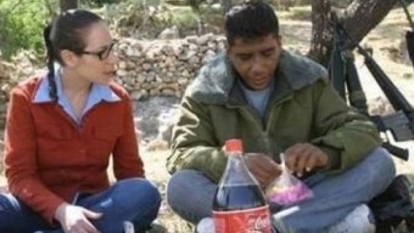 تالي فحيمة في صورة ارشيفية مع الناشط في كتائب شهداء الاقصى زكريا الزبيدي