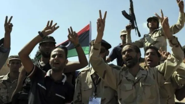 ثوار في طريقهم الى بني واليد
